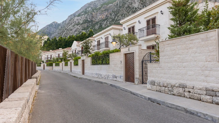 Huma Kotor Bay Hotel & Villas